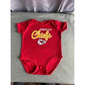 Baby Kansas City Chiefs Onesie Size 6-9 Months - Red Short Sleeve